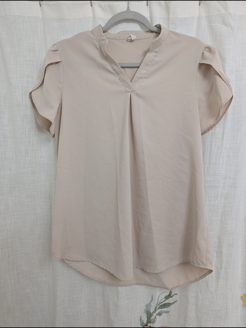 EVALESS Women's Beige Flutter Sleeve Blouse Split V-Neck Pleated Top Size M